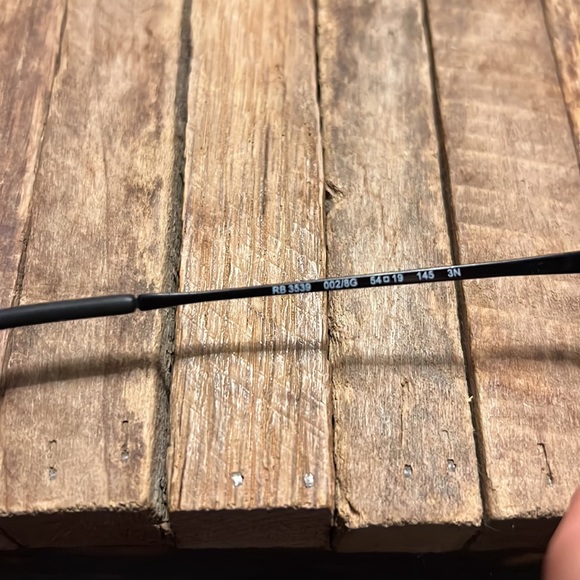 Ray-Ban Sunglasses - Picture 2 of 5